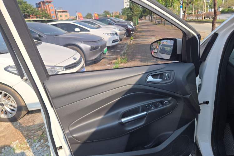 Used Ford Kuga 2017 EcoBoost 180 Two-Wheel-Drive Tiger Leap Model
