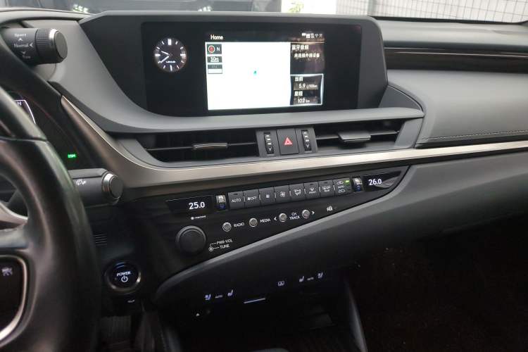 Used Lexus ES 2020 300h Premium Edition
