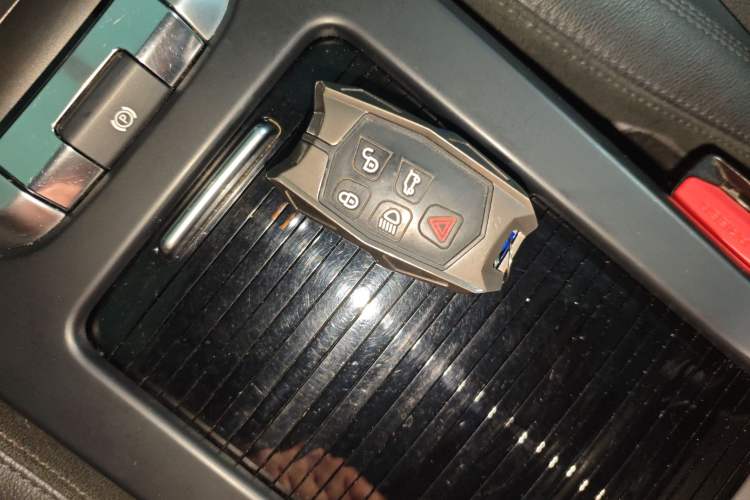 Used Land Rover Discovery Sport 2018 240 PS SE Version
