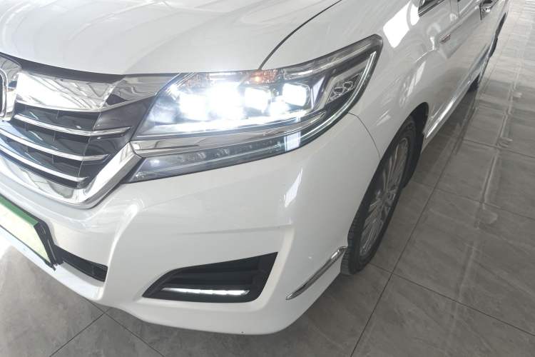 Used Honda Elysion 2016 2.4L Luxury Edition
