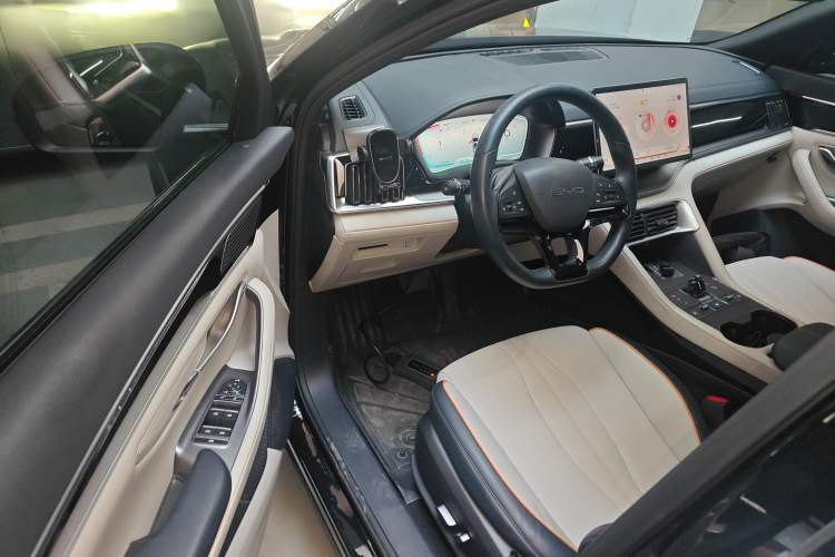 Used BYD Song PLUS New Energy 2024 Honor Edition EV 520km Luxury Model
