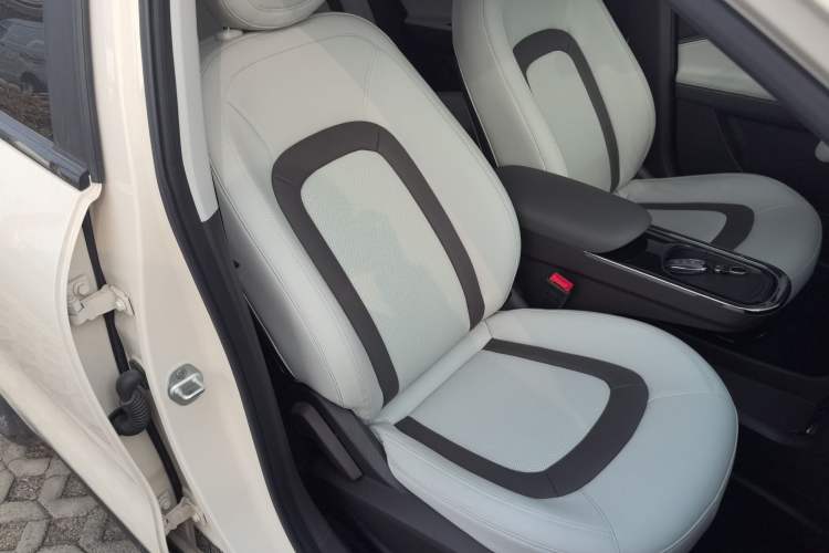 Used  3 2024 Charming Edition 405km Lite