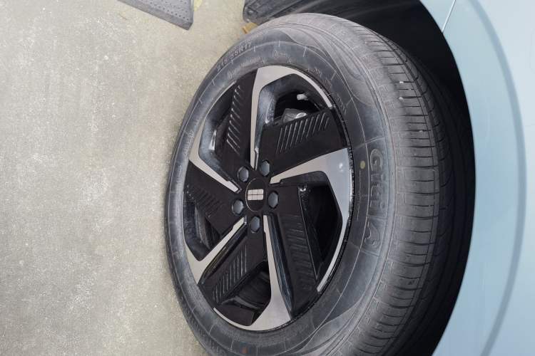 Used  L6 2024 125km PLUS Dragon Edition
