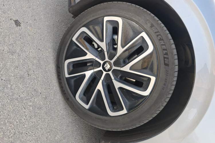 Used Baojun Enjoy 2025 Plug-in Hybrid 140km Luxury Edition
