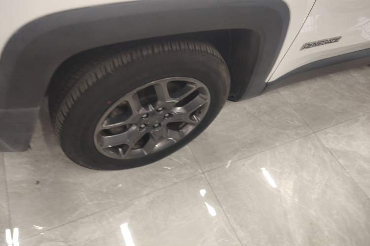 Used  Renegade 2017 180T Automatic Kinetic Edition+
