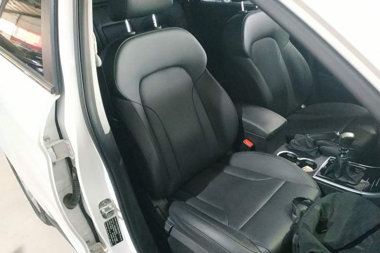 Used Haval H2 2017 Red-Label 1.5T Manual Two-Wheel-Drive Elite Model
