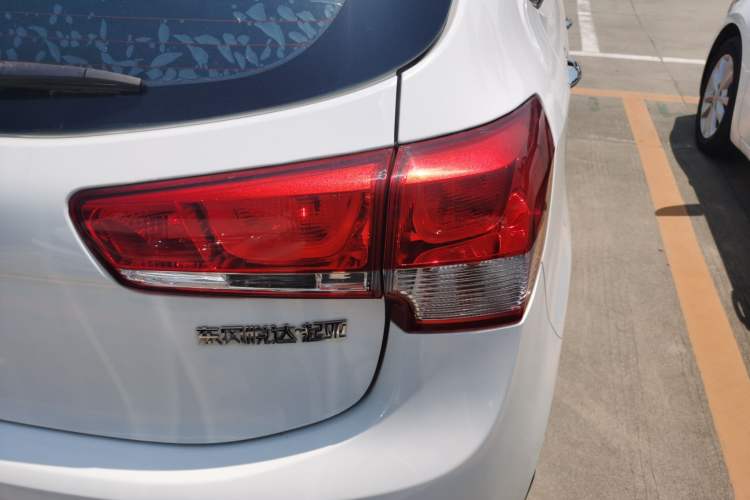 Used Kia K2 2015 Hatchback 1.4L AT GLS Cool Edition
