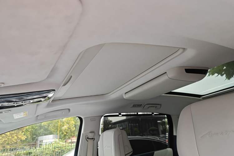 Used Buick GL8 New Energy 2024 Lu Zun Luxury Edition 6-Seater
