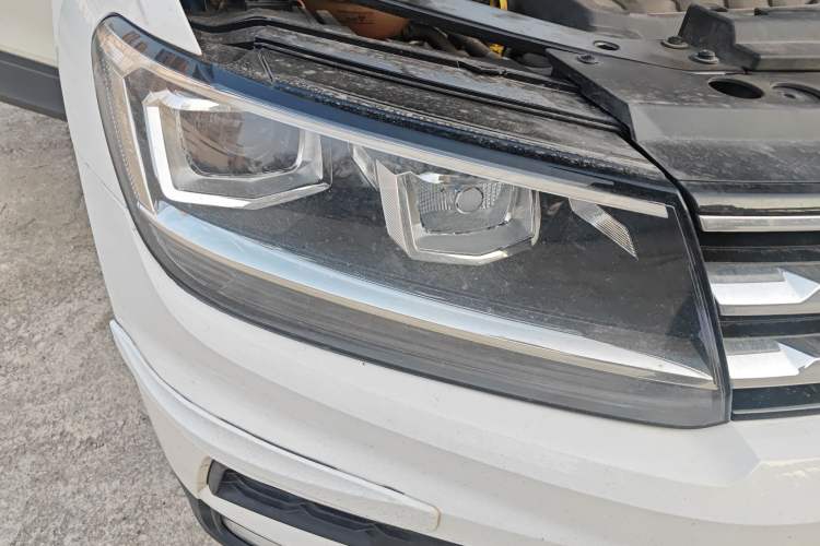 Used Volkswagen Tiguan L 2018 Revised Version 330TSI Automatic Two-Wheel Drive Trendy Edition
