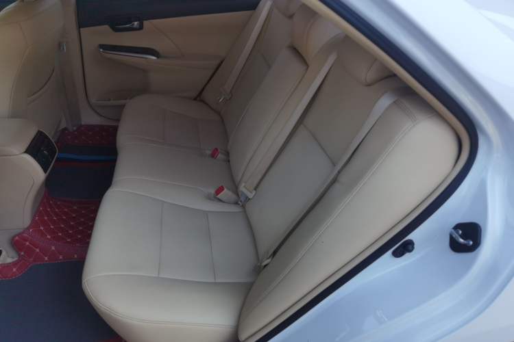 Used Toyota Camry 2016 2.0E 10th Anniversary Elite Edition
