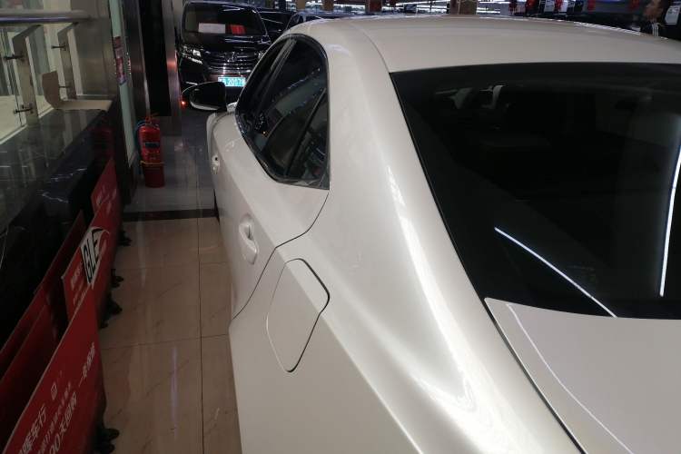 Used Lexus IS 2017 300 Leading Edition
