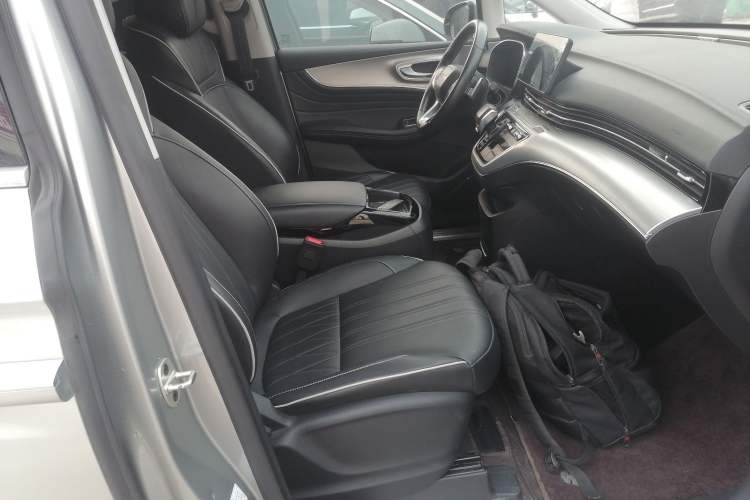 Used Roewe iMAX8 2022 400TGI Flagship Edition
