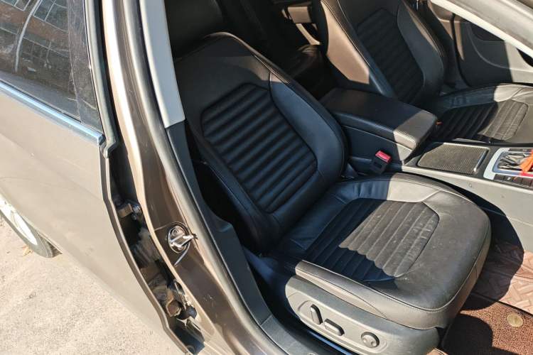 Used Volkswagen Magotan 2016 1.8TSI Smart Comfort Model
