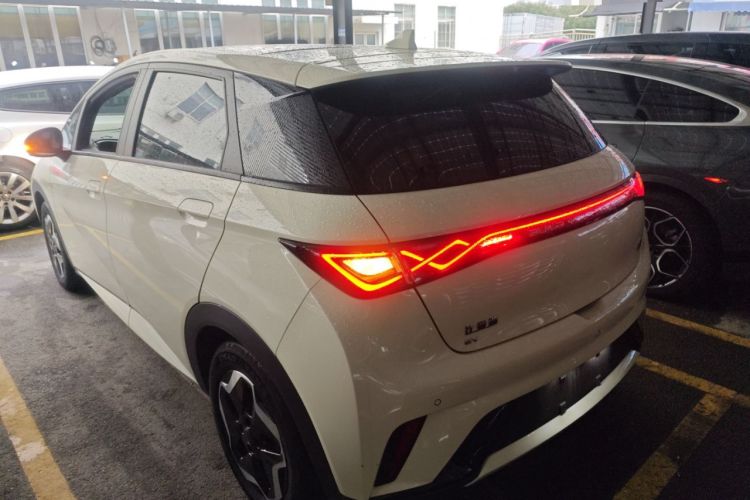 Used BYD Dolphin 2021 405 km Fashion Edition