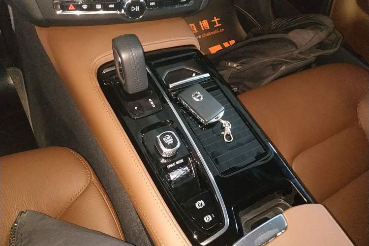 Used Volvo S90 New Energy 2021 T8 eDrive Hybrid Zhiyi Luxury Edition
