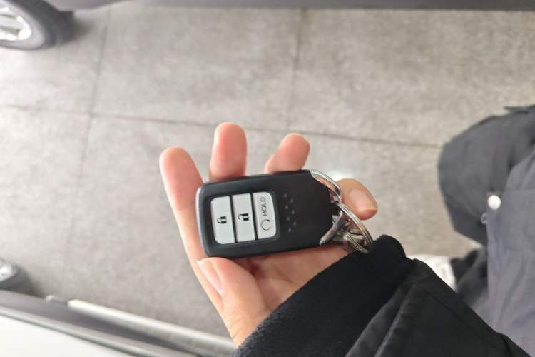 Used Honda CR-V 2017 240TURBO CVT Front-Wheel Drive Fashion Edition