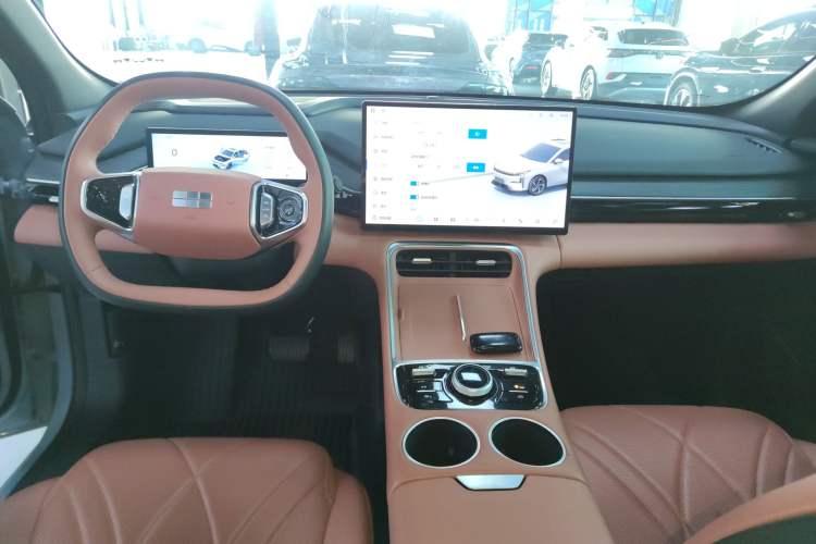 Used  L6 2025 EM-i 140km Explorer+ Edition