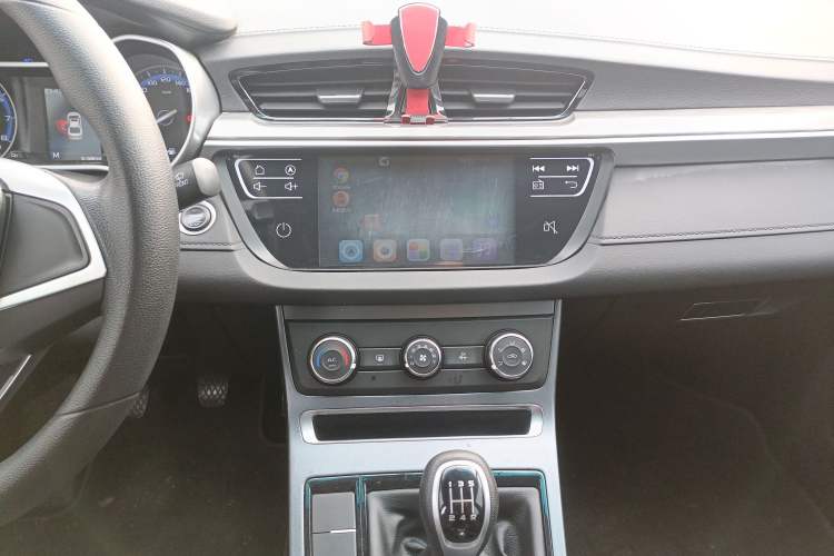 Used Geely Auto Emgrand 2019 Leading Edition 1.5L Manual Fashion Model China VI Standard
