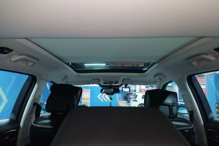 Used Haval H6 2017 Red Label 2.0T Automatic Two-Wheel Drive ZhiShang Model
