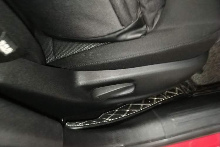 Used  Renegade 2017 180T Automatic Jingneng Edition
