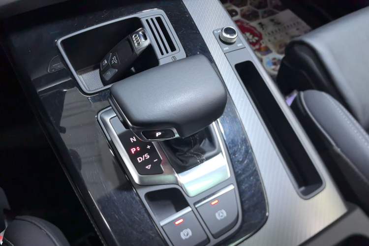 Used Audi Q5L 2023 40T Luxury Dynamic Model
