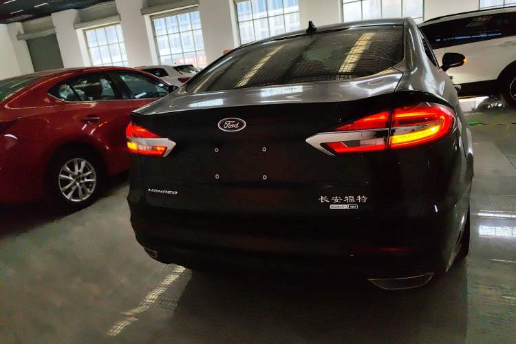 Used Ford Mondeo 2018 EcoBoost 180 Smart Control Fashion Model China VI Standard