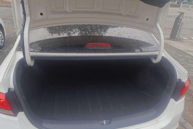 Used Kia K2 2017 Sedan 1.4L Automatic Transmission 15th Anniversary Special Edition GLS