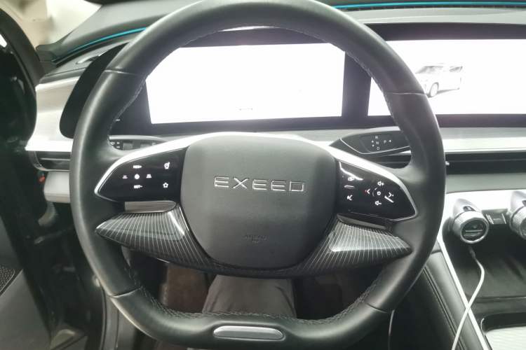 Used  Lingyun 2024 300T Two-Wheel Drive Starlight Edition
