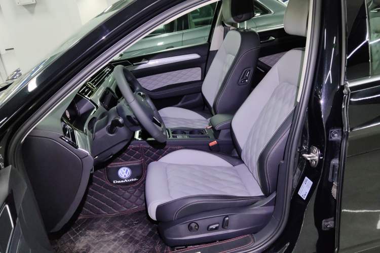 Used Volkswagen Magotan 2023 2 Million Units Limited Edition 330TSI DSG Leading Version
