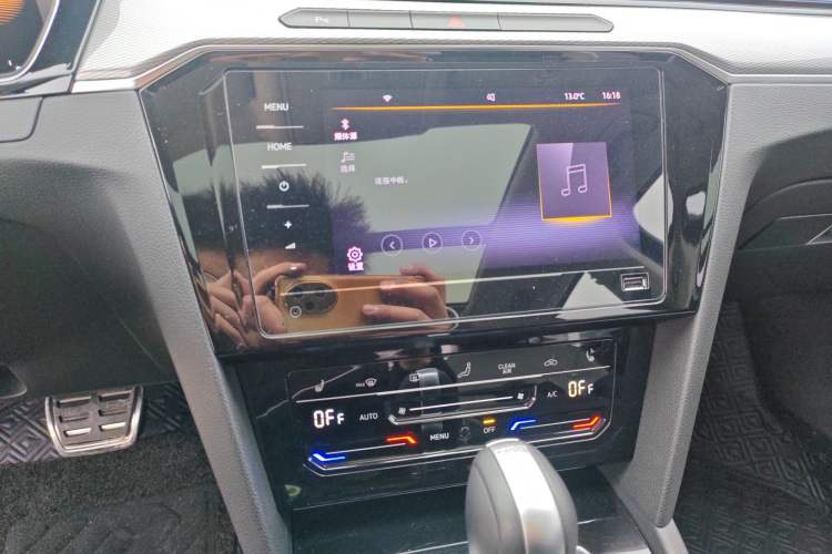 Used Volkswagen Magotan 2023 2 Million Units Limited Edition 330TSI DSG Leading Version
