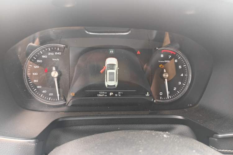 Used Roewe RX5 2016 30T Two-Wheel Drive Automatic Internet Smart Edition
