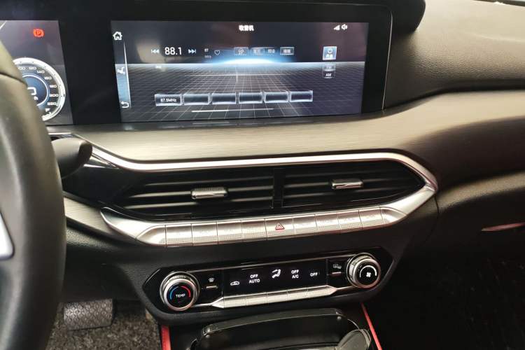 Used Bestune T77 2019 230 TID Automatic Prestige Version China V Emission Standard