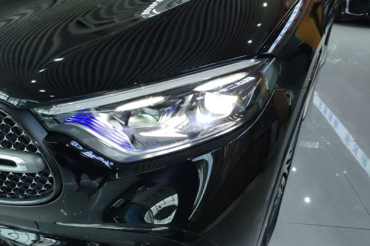 Used Mercedes-Benz GLC 2023 Refreshed GLC 300 L 4MATIC Luxury Version 7 Seats
