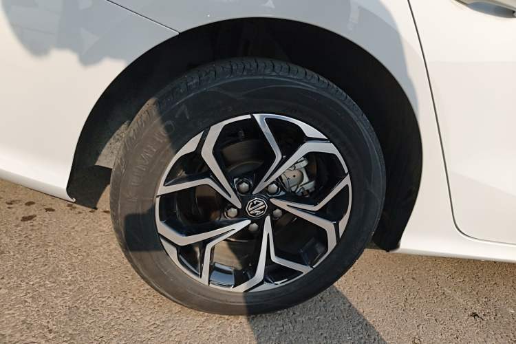 Used MG 5 2022 180 DVVT CVT Youth Luxury Edition
