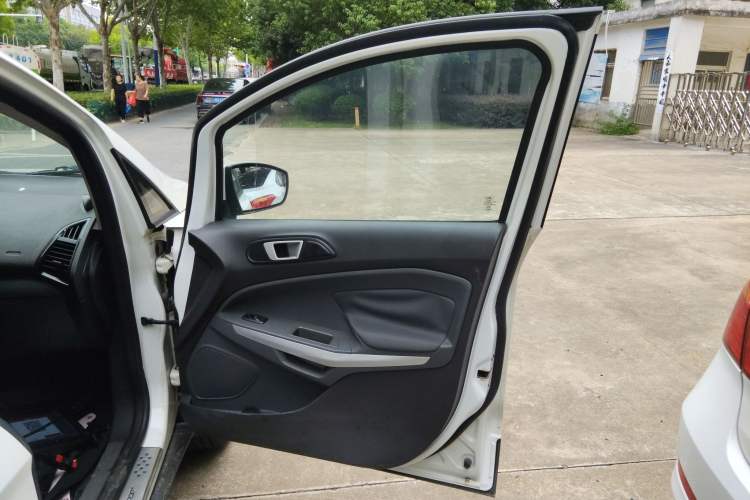 Used Ford EcoSport 2013 1.5L Automatic Fashion Model
