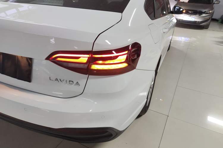 Used Volkswagen Lavida 2023 Revised 1.5L Automatic DeYi Edition
