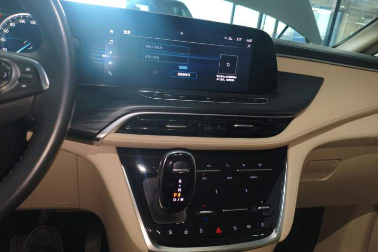 Used Buick GL8 2022 ES Landtrek 653T Luxury Edition