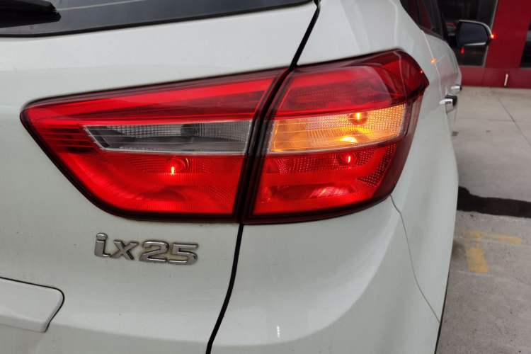 Used Hyundai ix25 2015 1.6L Automatic Two-Wheel Drive Smart GLS Trim
