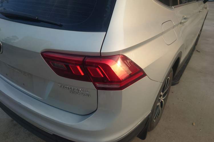 Used Volkswagen Tiguan L 2017 330TSI Automatic Two-Wheel Drive Luxury Edition
