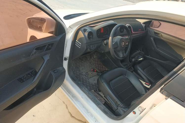 Used Volkswagen Jetta 2015 Value Edition 1.6L Manual Fashionable Style
