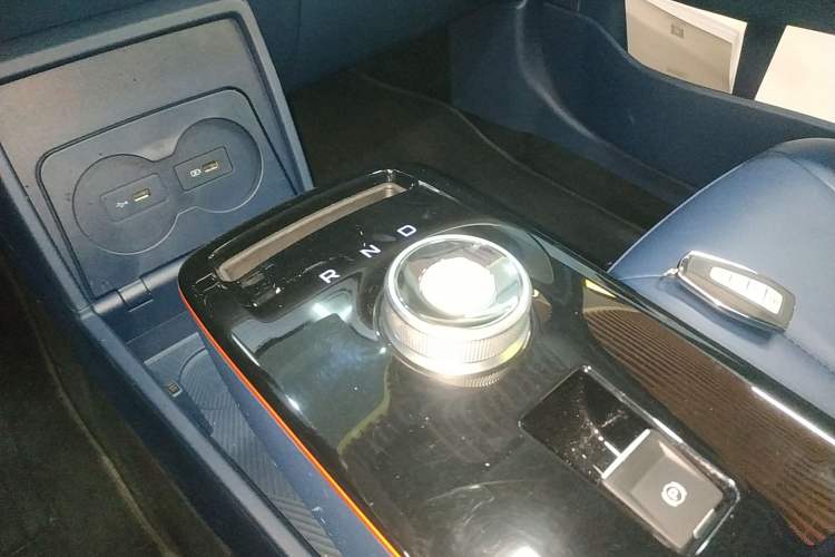 Used Geometry E Firefly 2022 401 km Linglong Tiger 4 Seats
