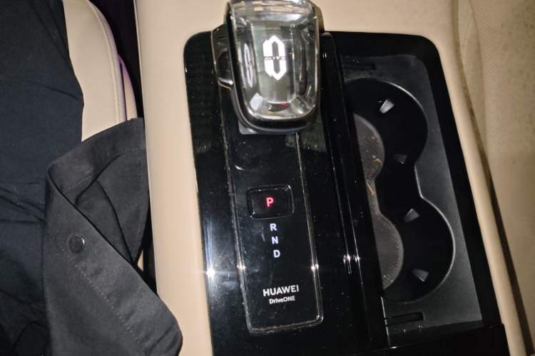 Used Hima AITO M7 2024 1.5T Intelligent Driving Rear-Drive Max Edition 6 Seats
