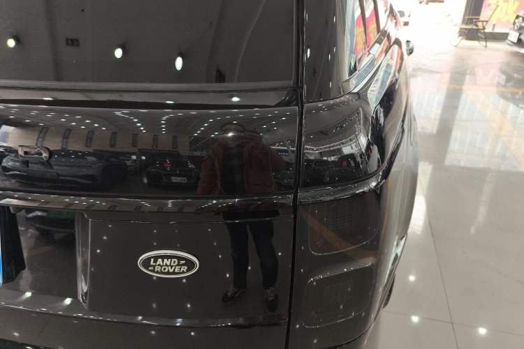 Used Land Rover Range Rover 2022 3.0 L6 400 PS Classic Extended Version