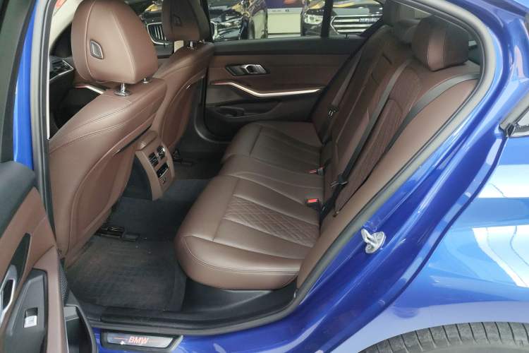 Used BMW i3 2023 eDrive 40 L Midnight Edition
