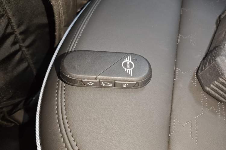 Used  Electric MINI COOPER 2024 452km COOPER SE Artist
