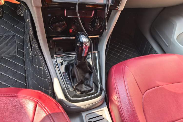 Used Volkswagen Bora 2014 1.6L Automatic Fashion Model