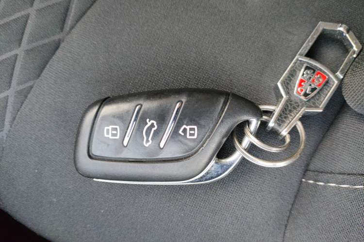 Used Roewe i5 2019 1.5L Manual 4G Connect Luxury Edition
