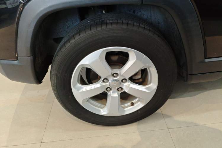 Used Jeep Compass 2017 200T Automatic Family Edition
