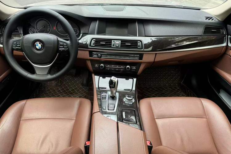 Used BMW 5 Series 2017 525Li Leading Model
