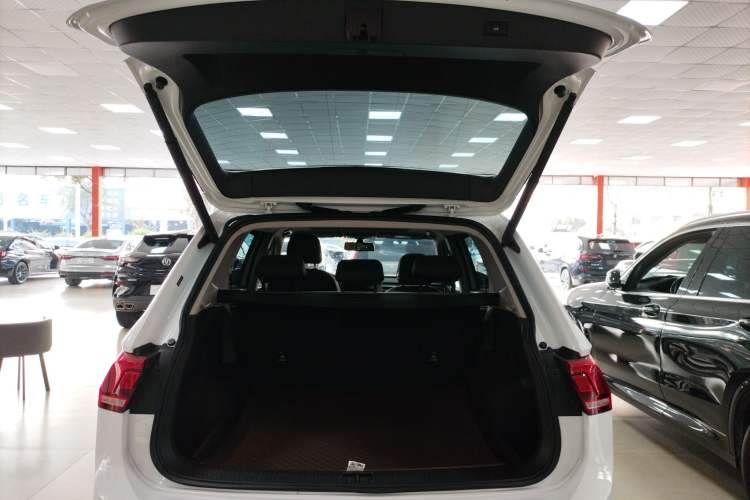 Used Volkswagen Tiguan L 2024 300TSI Automatic Two-Wheel Drive Smart Edition
